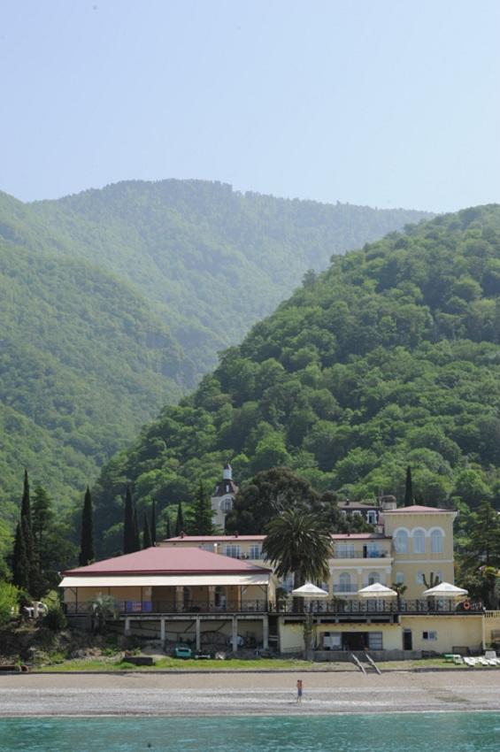 Lazurniy Bereg Hotel Gagra Exterior photo
