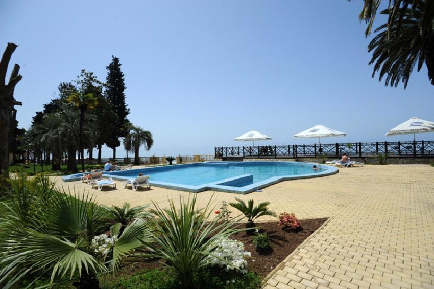 Lazurniy Bereg Hotel Gagra Exterior photo