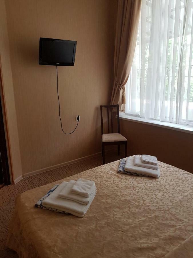 Lazurniy Bereg Hotel Gagra Exterior photo