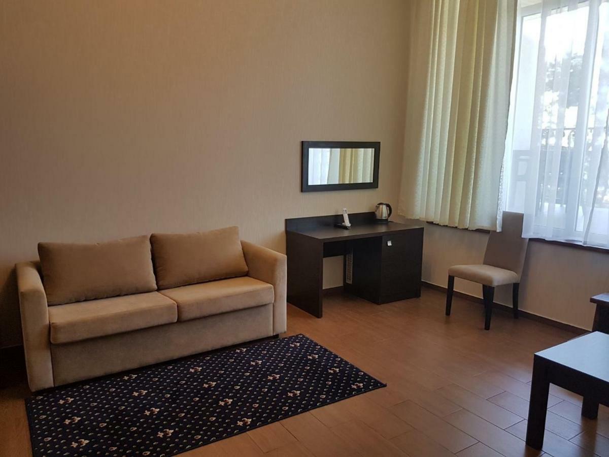 Lazurniy Bereg Hotel Gagra Exterior photo
