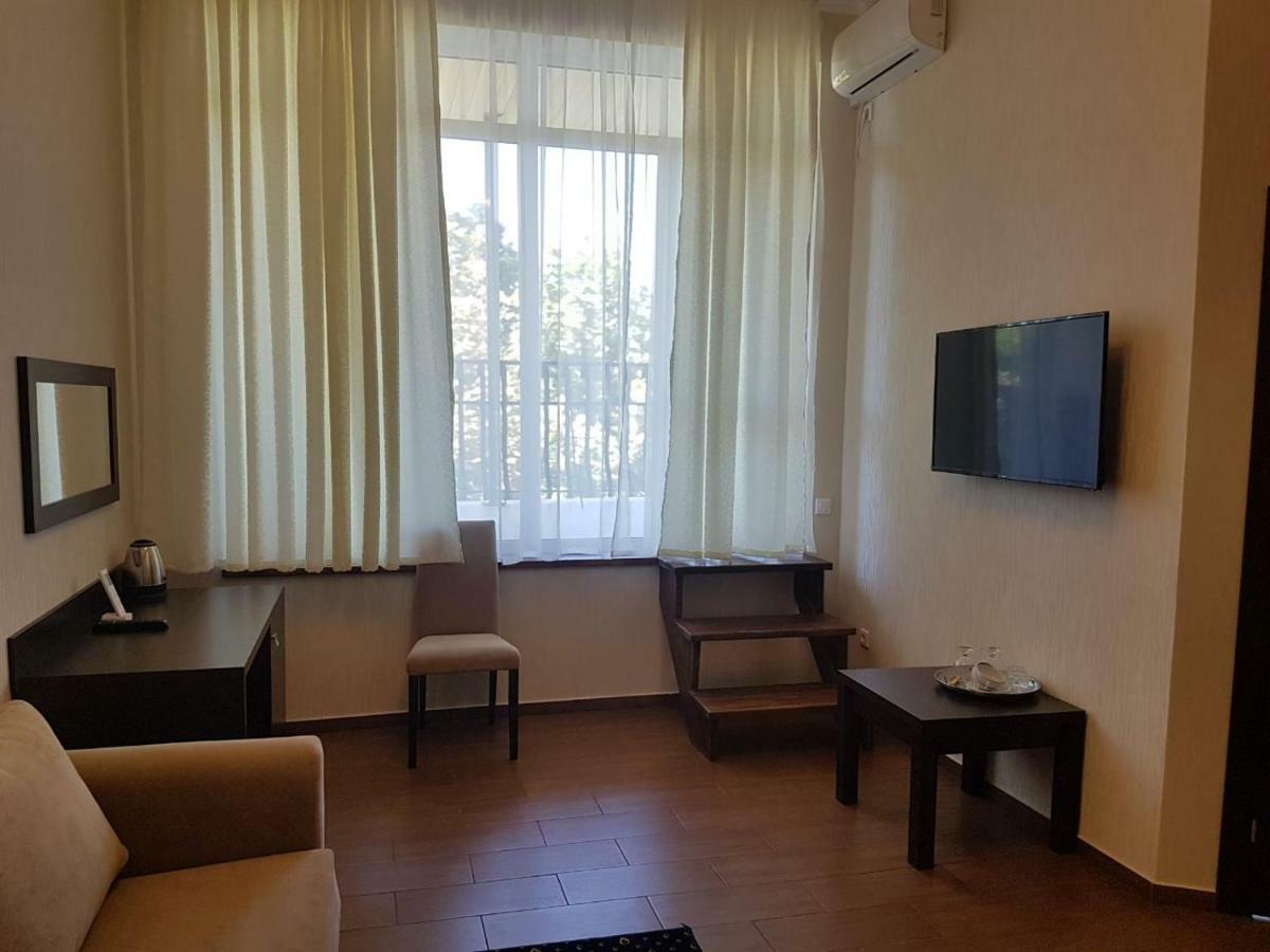 Lazurniy Bereg Hotel Gagra Exterior photo