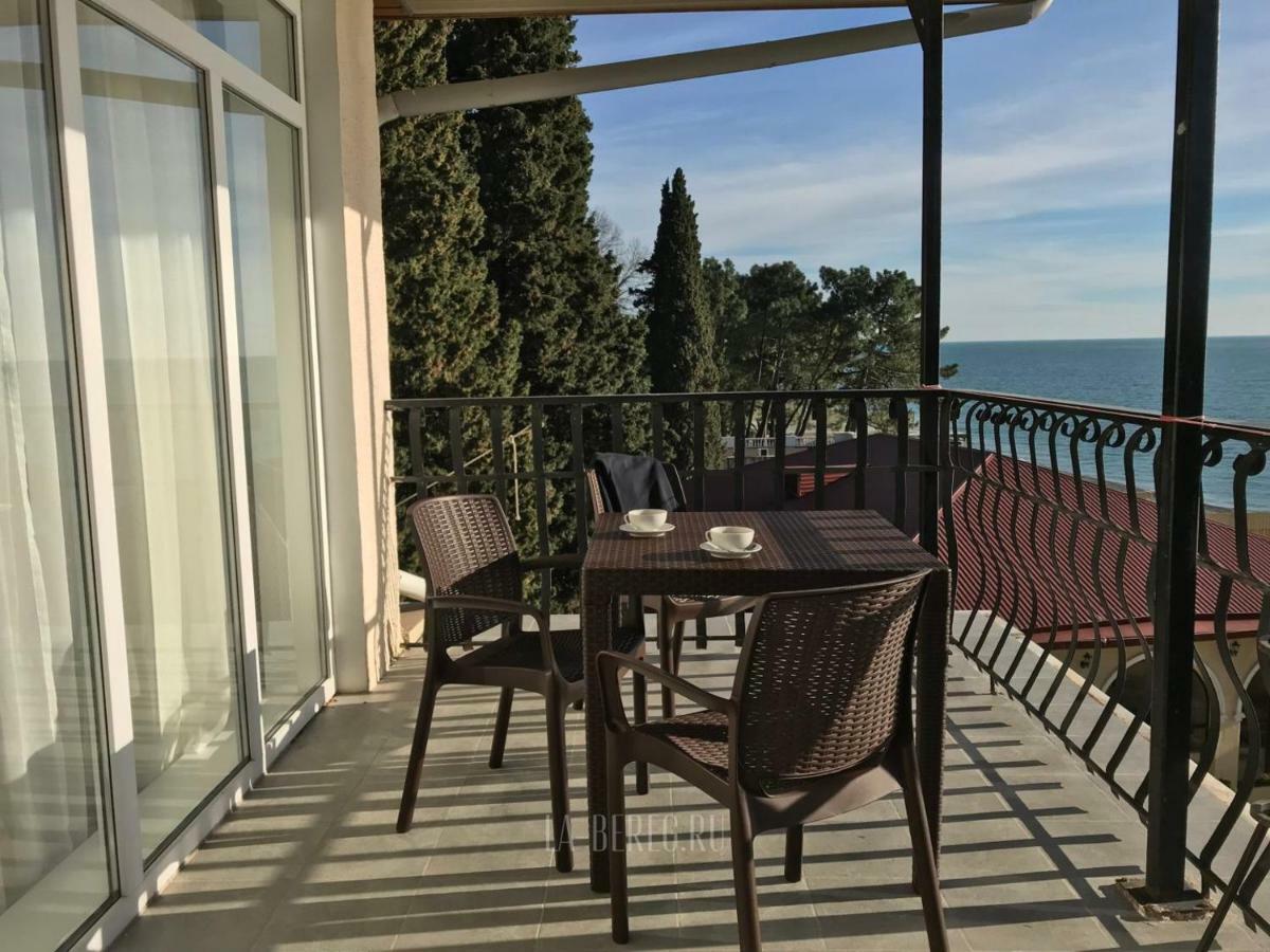 Lazurniy Bereg Hotel Gagra Exterior photo