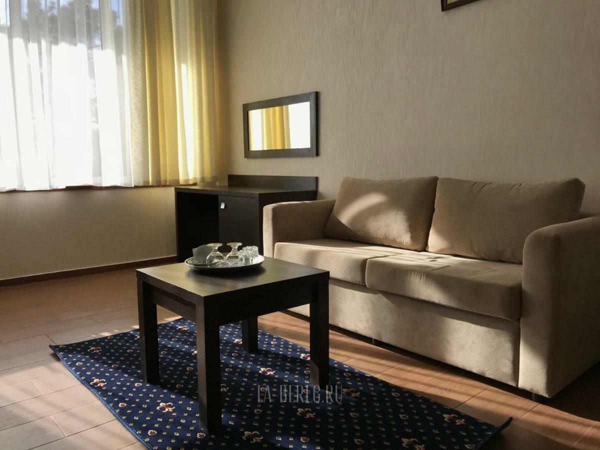 Lazurniy Bereg Hotel Gagra Exterior photo